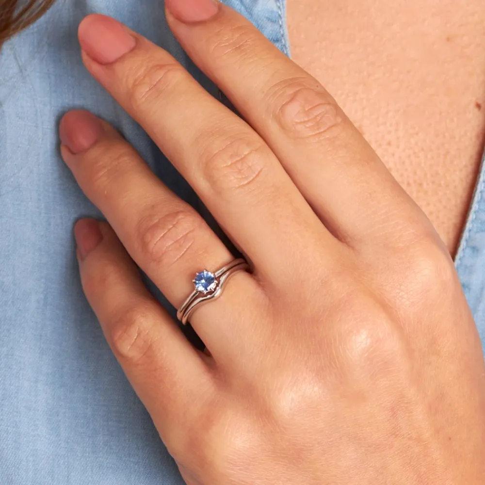 Dinny Hall 18K Gold Ellie Solitaire Curve Wedding Band