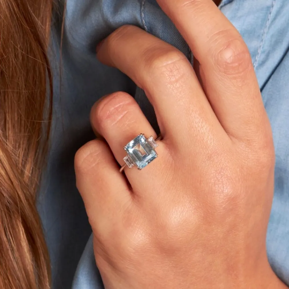 Dinny Hall Mae West 18K Fine Aquamarine & Diamond Ring